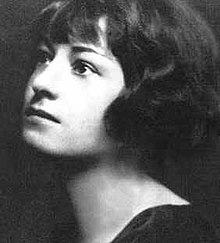 Best quotes by Dorothy Parker on love
