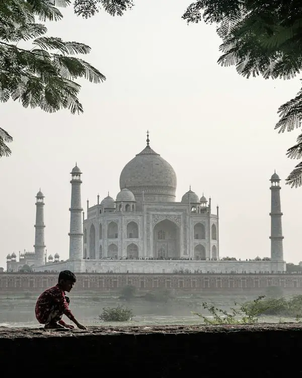 Taj Mahal Captions in Hindi